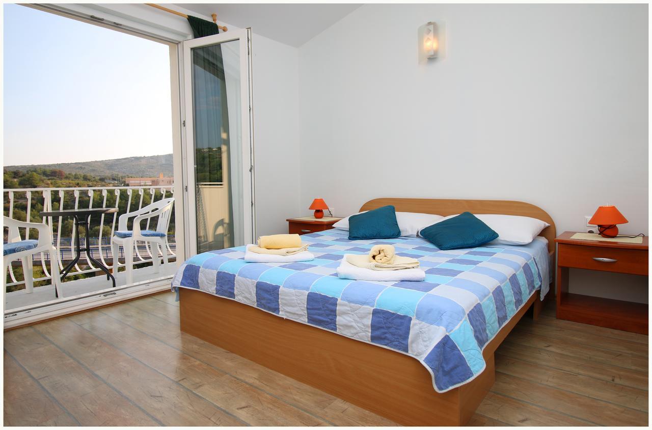 Apartments Huljev Primošten المظهر الخارجي الصورة